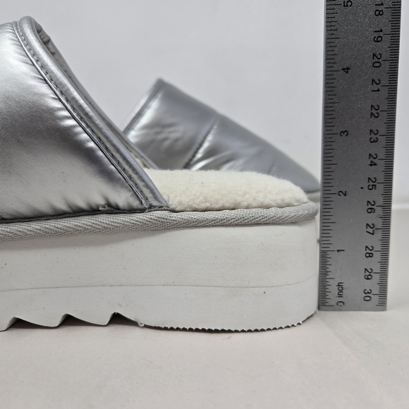 Maeve Women Puffer Platform Slippers Sz 7-8 M Silver Nylon Upper Cream Faux Fur - Picture 12 of 13